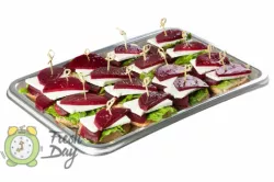 Брускетта с козьим сыром и печеной свеклой 21 шт.