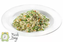 Кускус с морковью и стручковым горошком